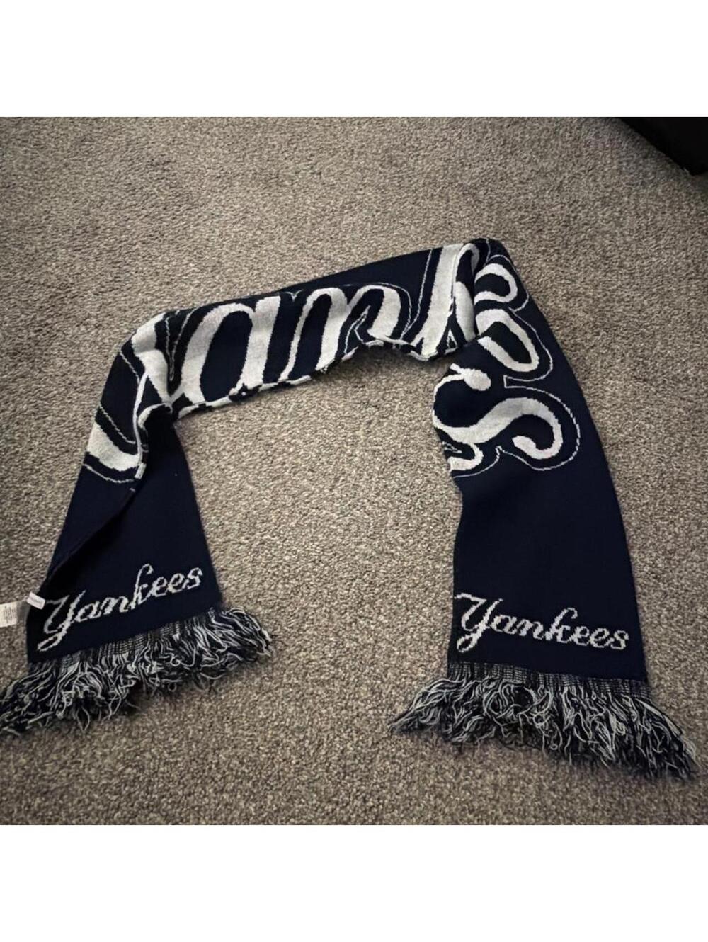 New York Yankees Men's Navy and Blue Scarf-wrap